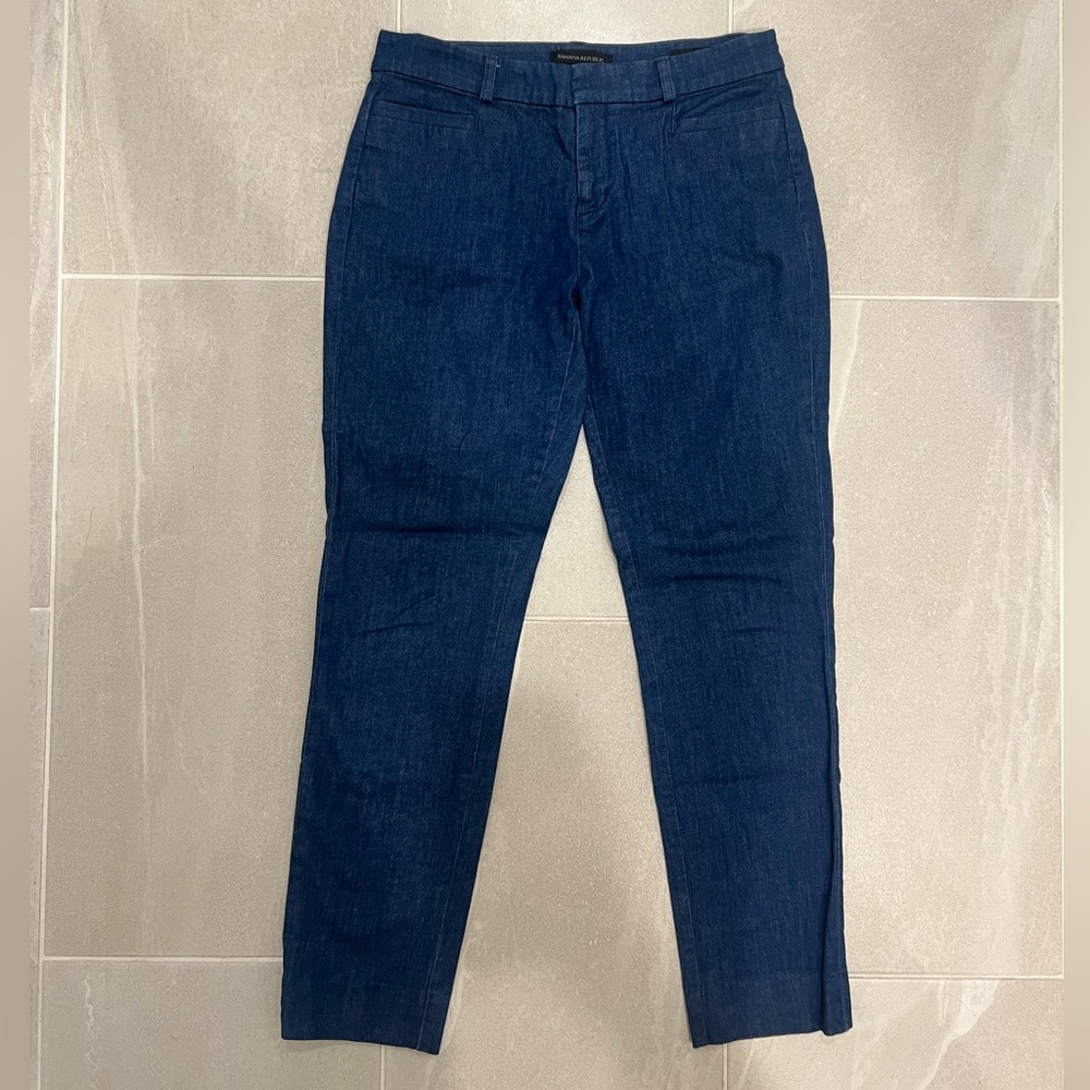 Banana Republic Sloan blue chambray wash dress pants, size 2. Lightly worn!
